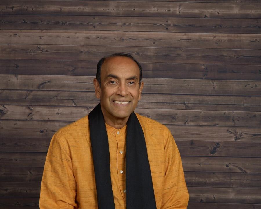 Anantanand Rambachand headshot