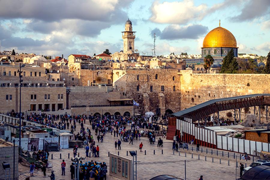 Jerusalem scene with throngs of people