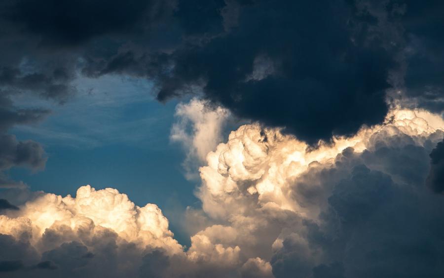 dark and light clouds in the sky